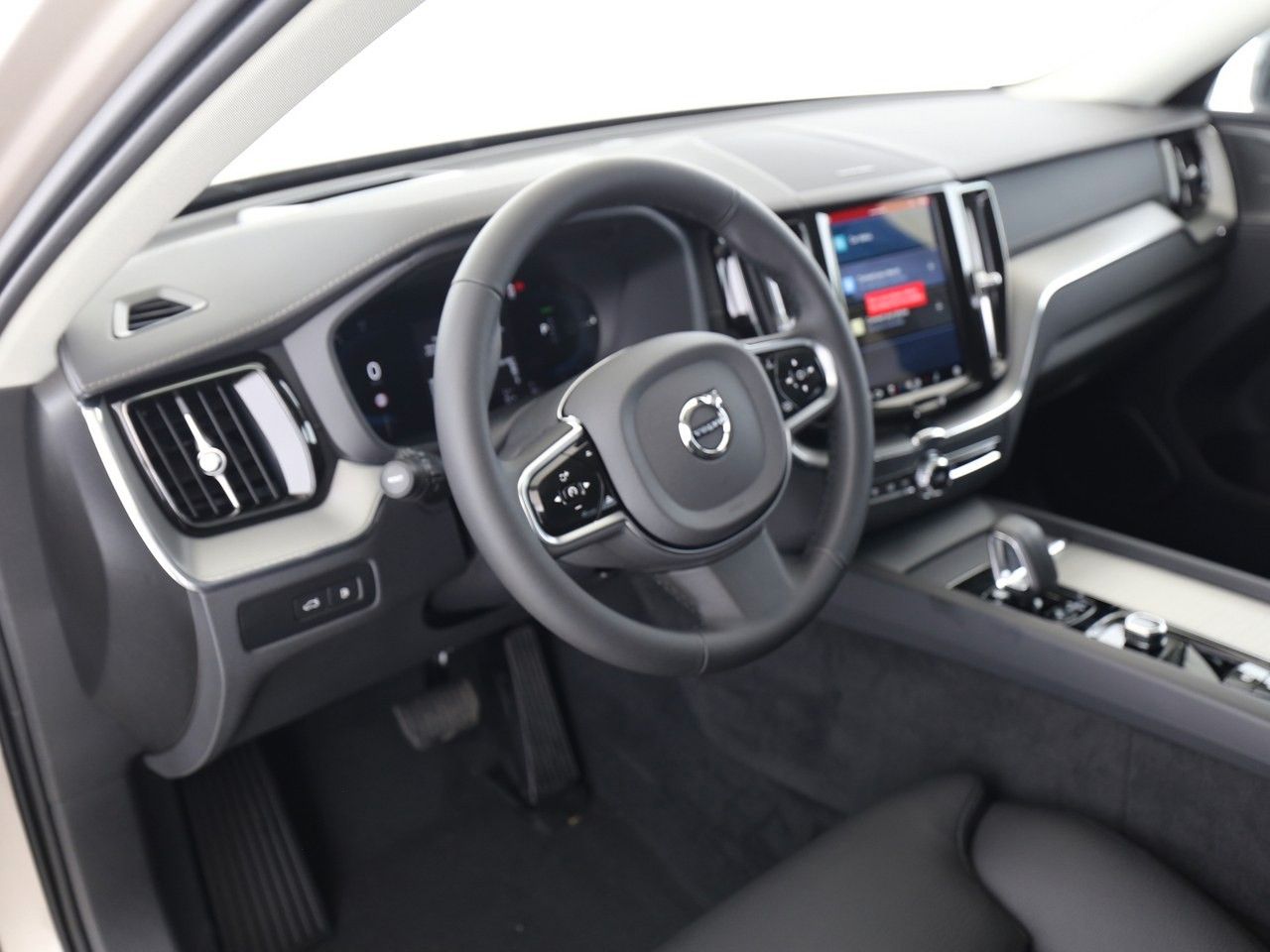 Volvo  T8 Ultra Dark Recharge Plug-In Hybrid AWD