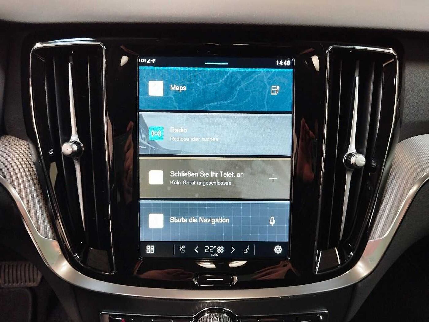 Volvo  T6 Plus Dark Recharge Plug-In Hybrid AWD