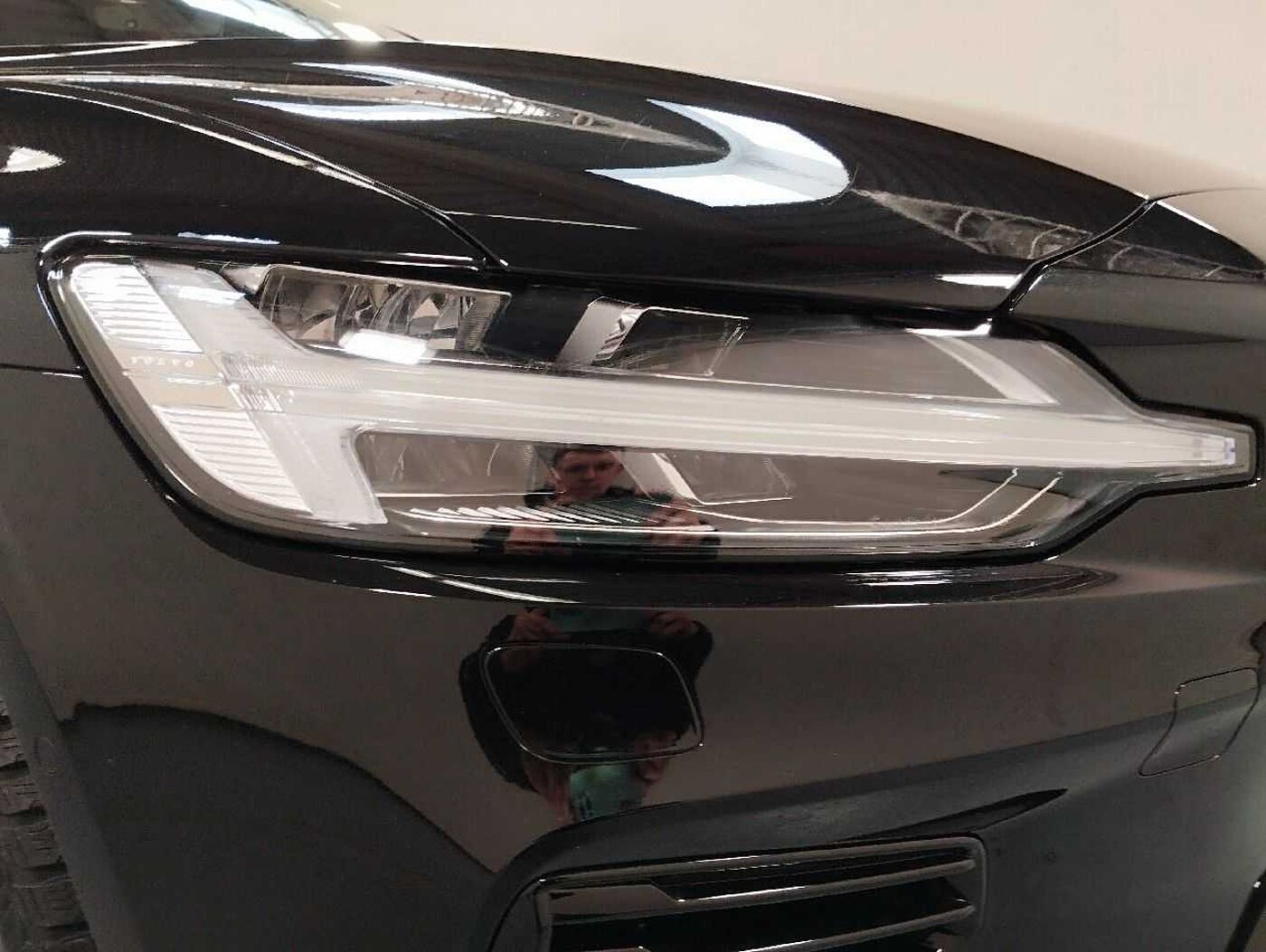 Volvo  T6 Plus Dark Recharge Plug-In Hybrid AWD