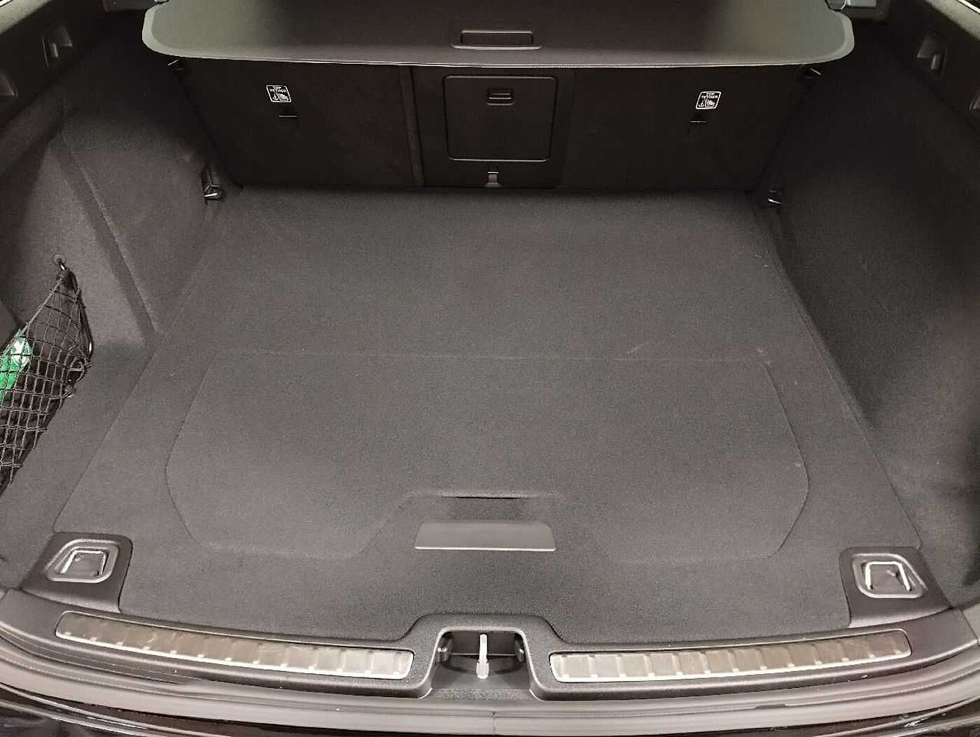 Volvo  T6 Plus Dark Recharge Plug-In Hybrid AWD