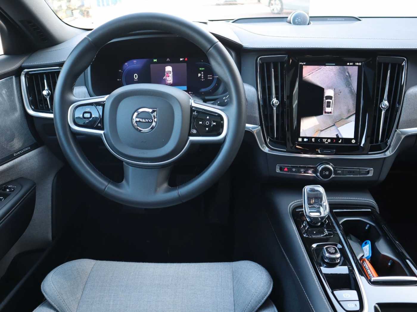 Volvo  T8 Ultimate Dark Plug-In Hybrid*B&W*360°