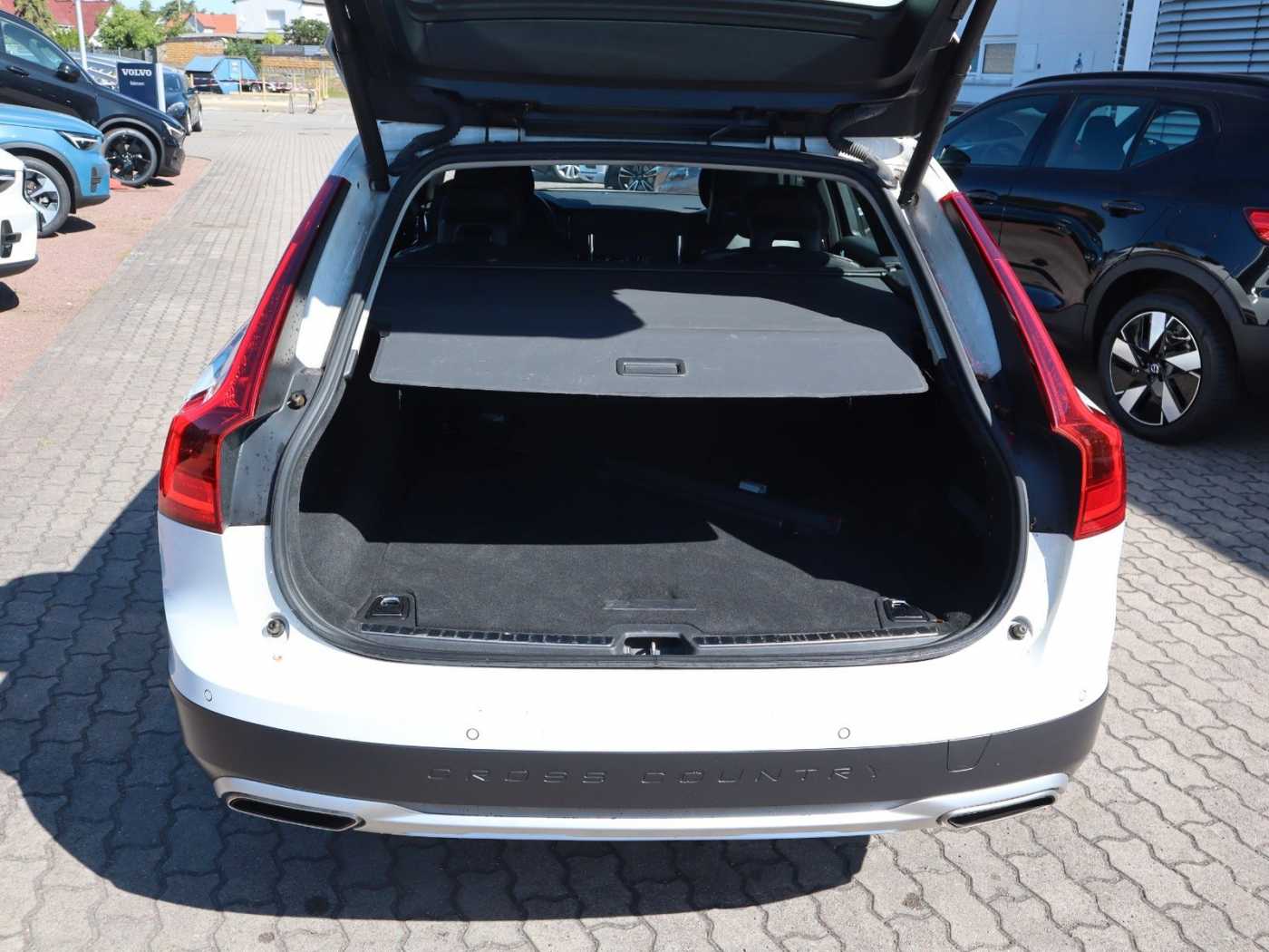 Volvo  D4 Cross Country  AWD