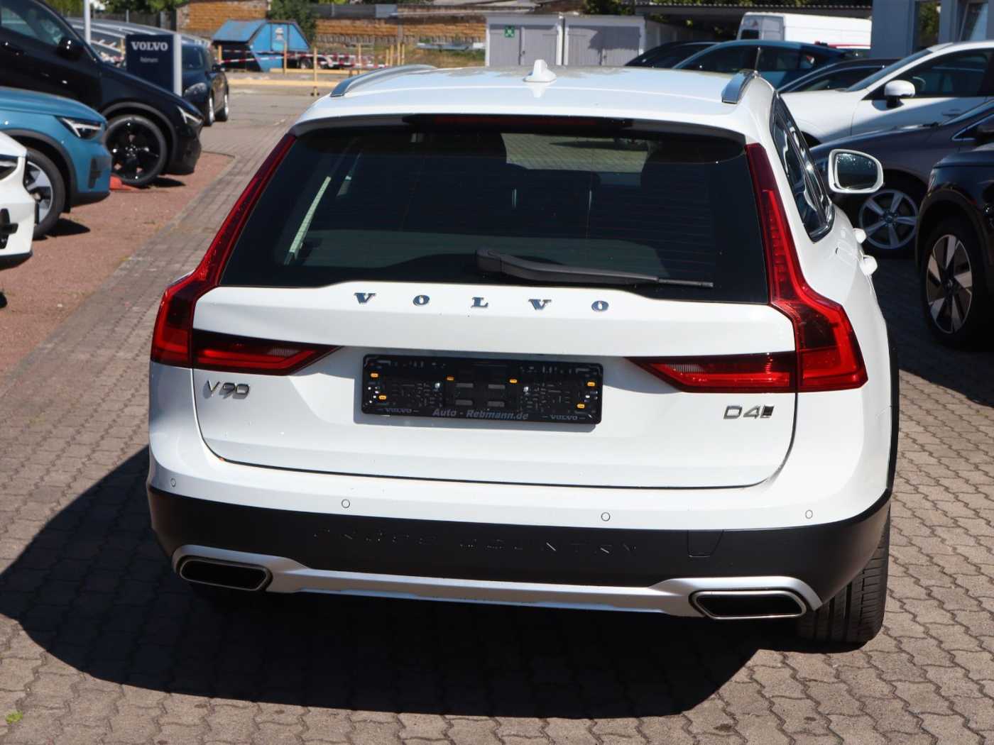 Volvo  D4 Cross Country  AWD