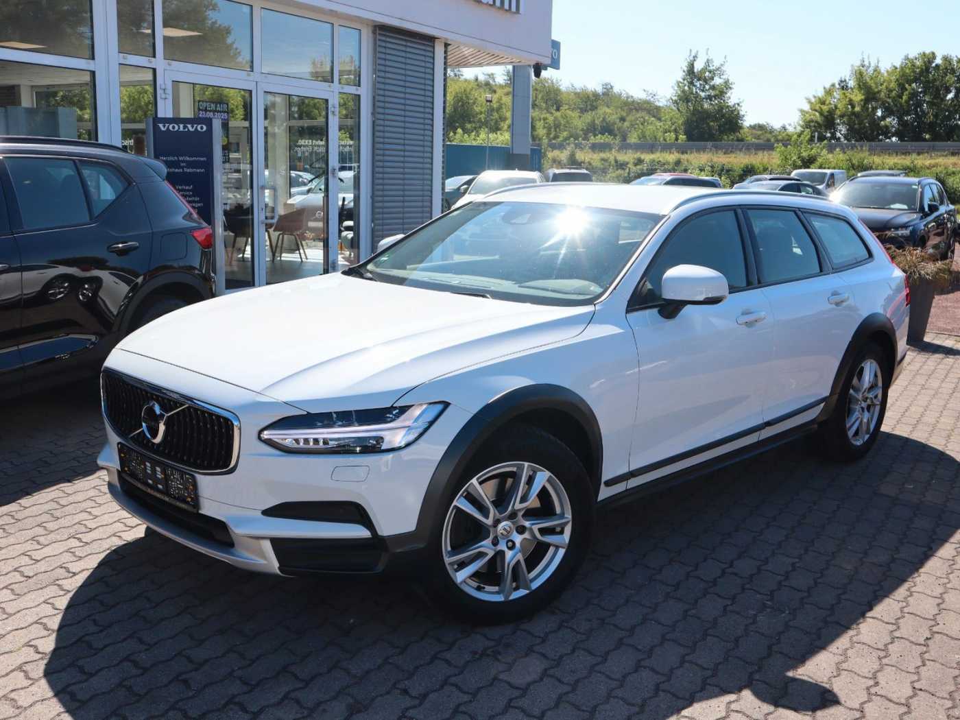 Volvo  D4 Cross Country  AWD