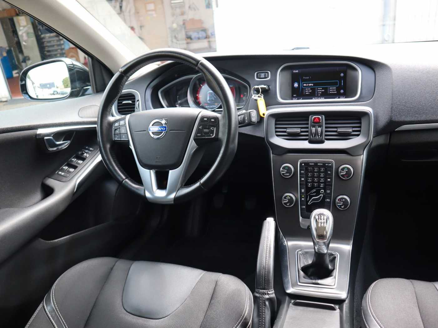 Volvo  D2 Momentum