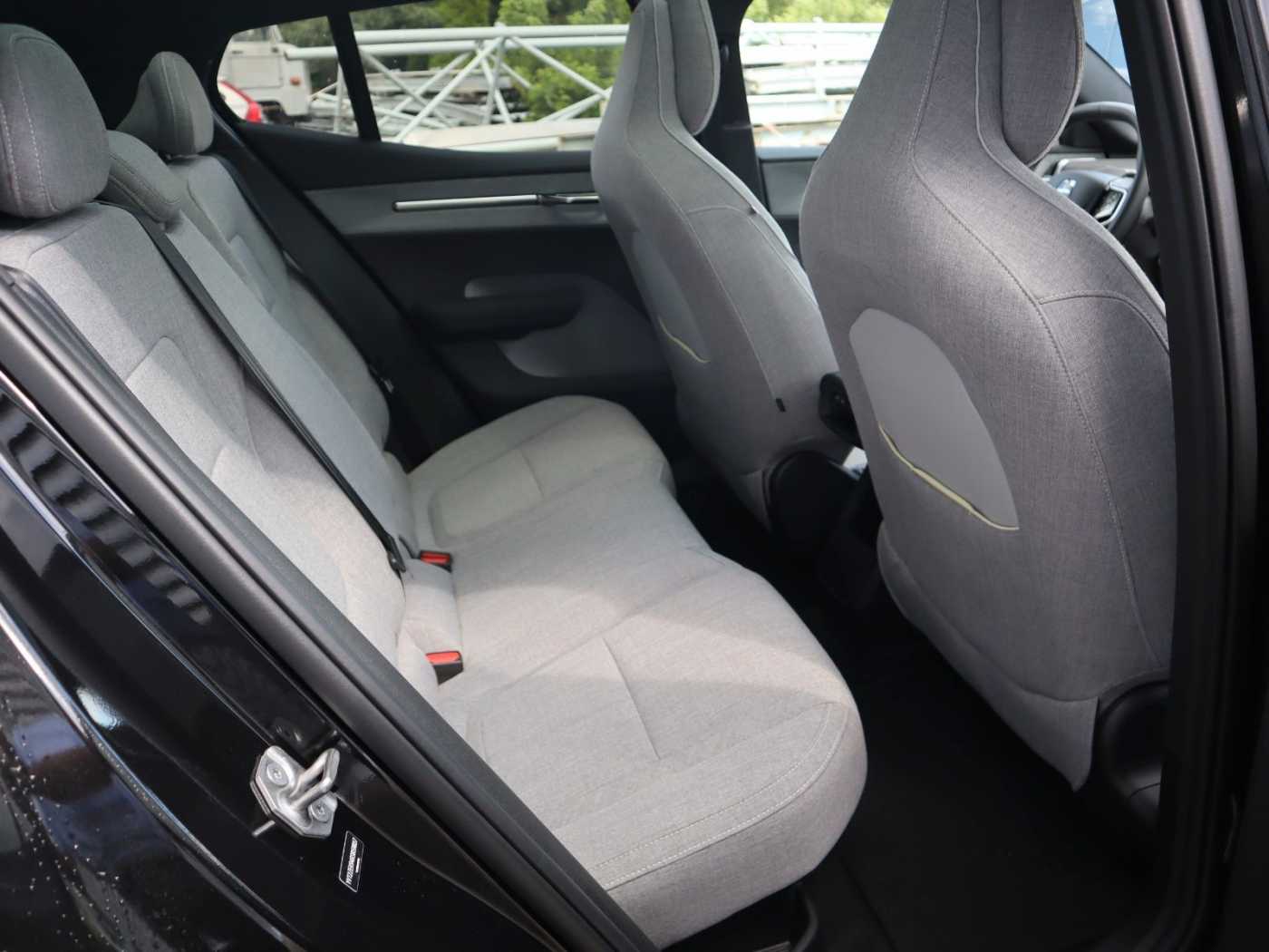 Volvo  Ultra AWD Performance Pure Electric
