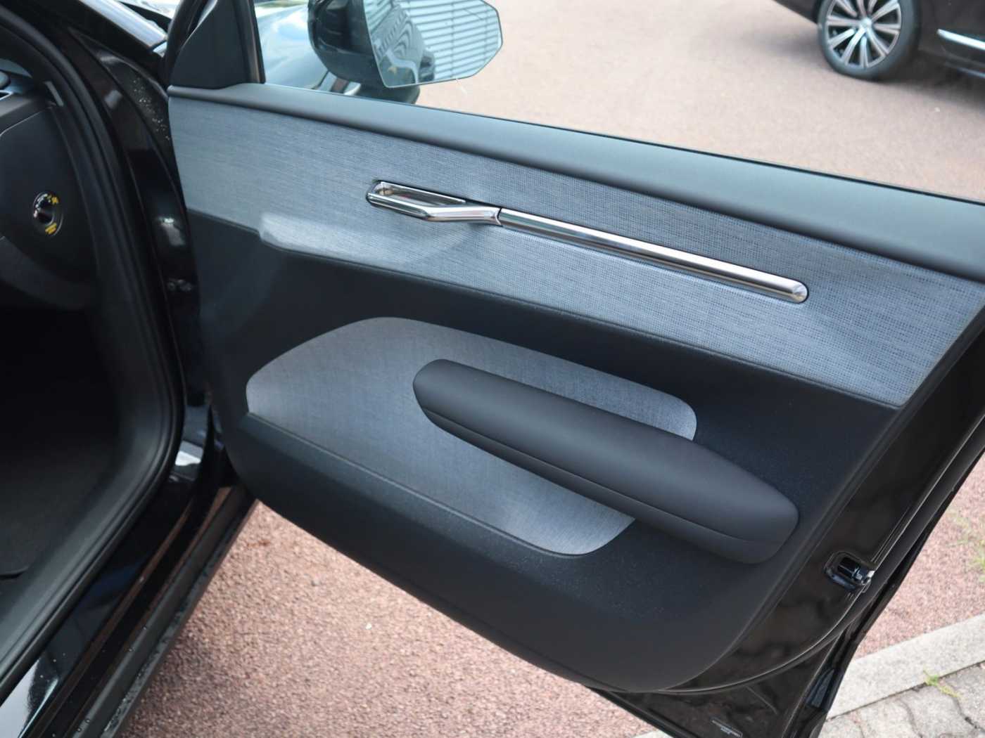 Volvo  Ultra AWD Performance Pure Electric