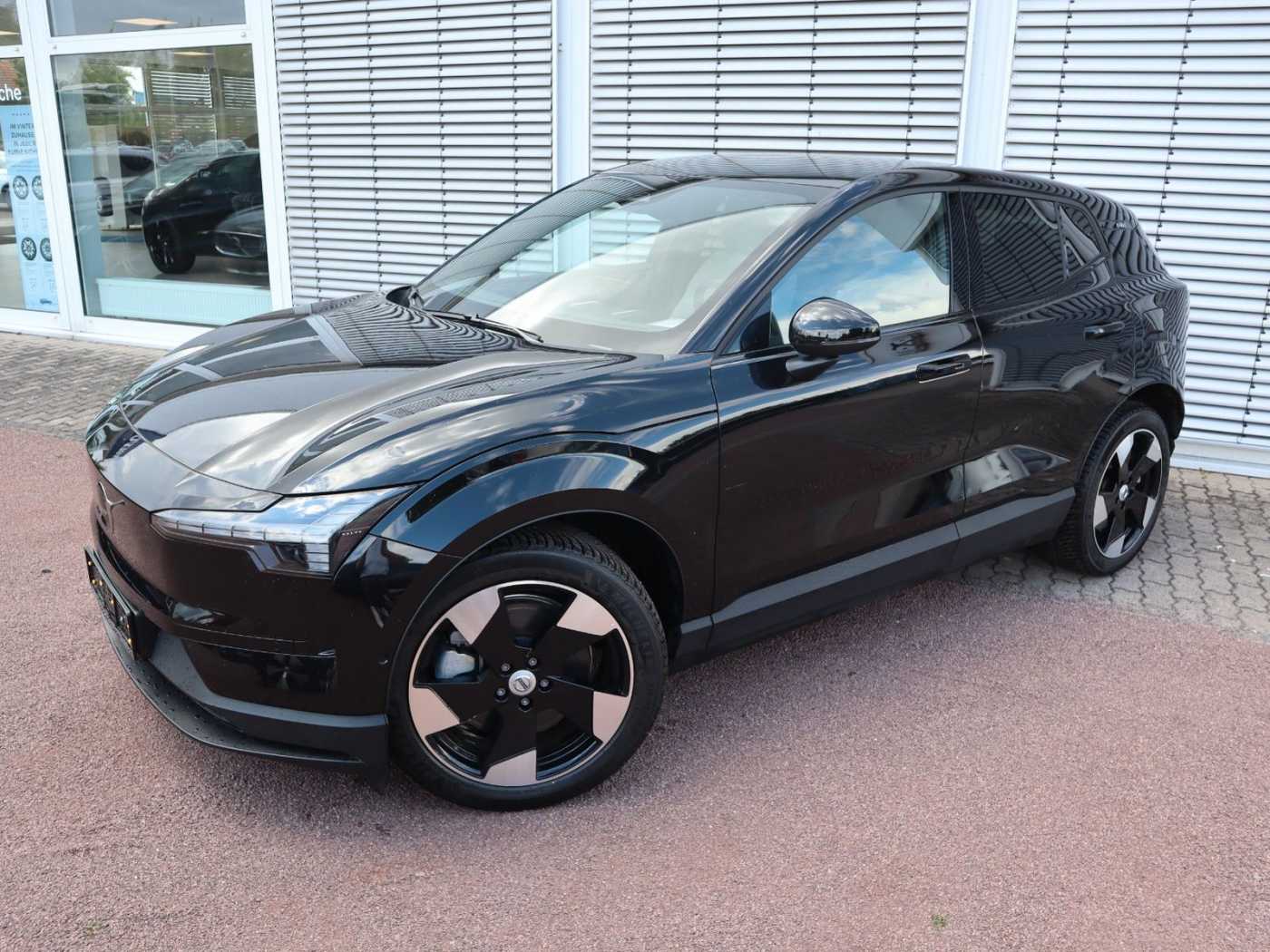 Volvo  Ultra AWD Performance Pure Electric