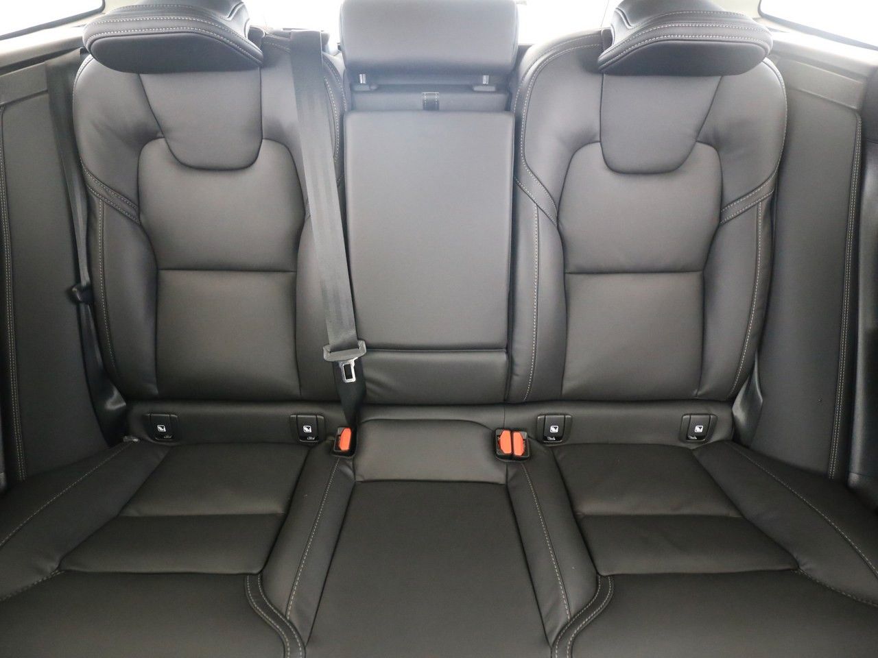 Volvo  B5 Ultra Dark AWD