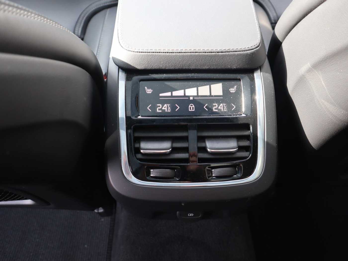 Volvo  B5 Cross Country Ultimate*B&W*Massage*StH*
