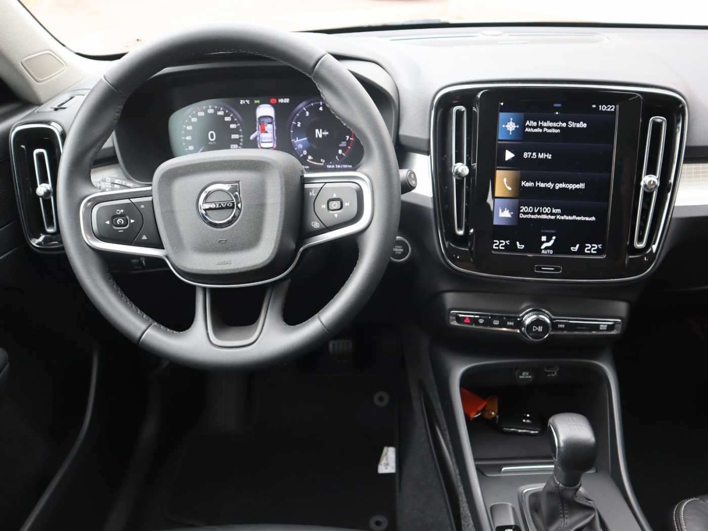 Volvo  T3 Momentum Pro FWD