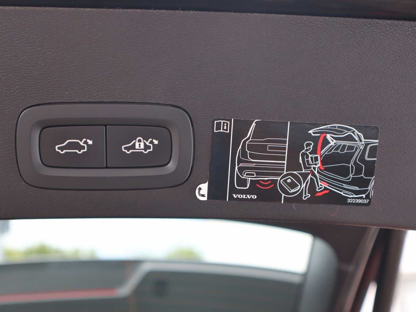 Volvo  T3 Momentum Pro FWD