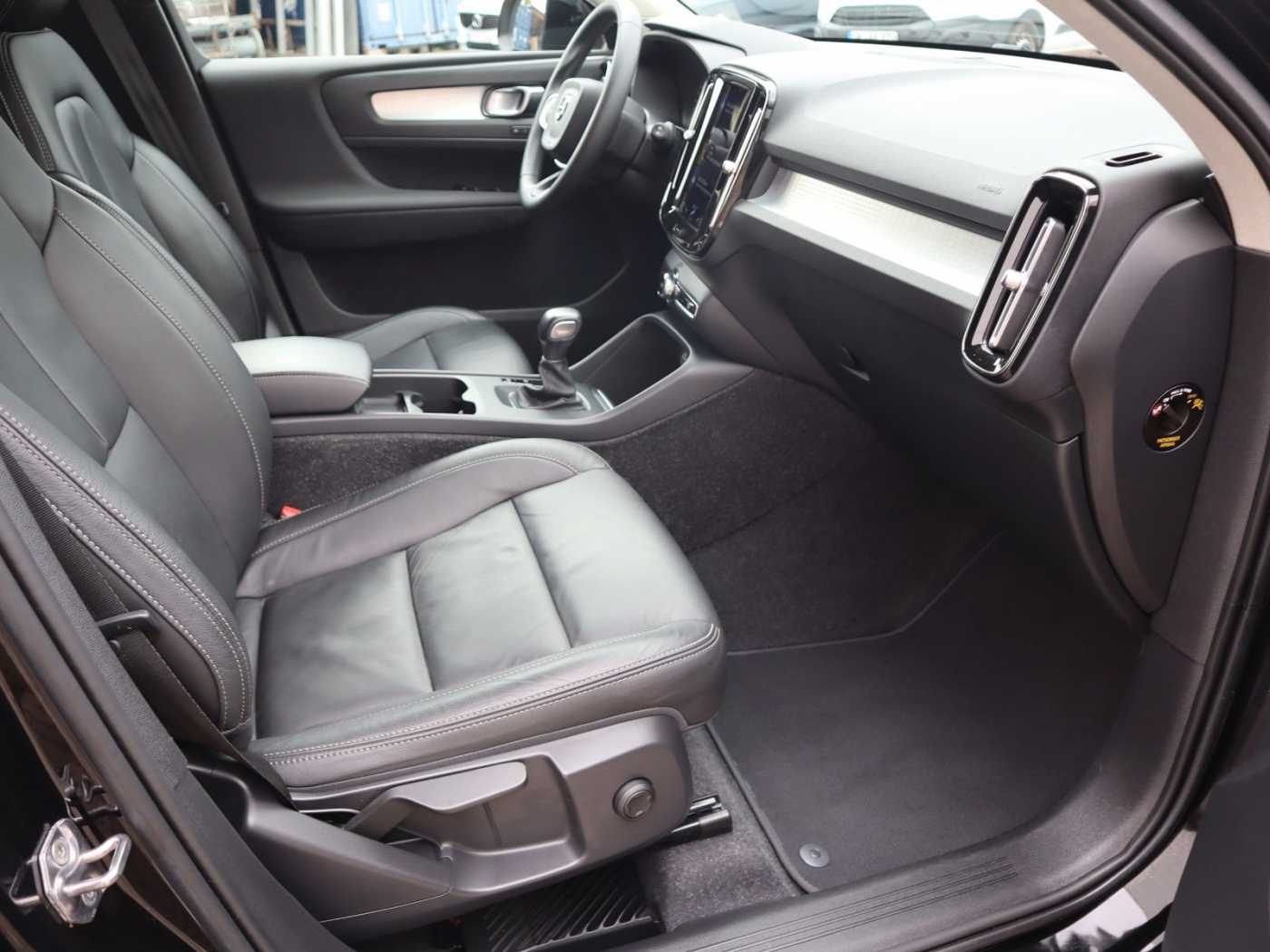 Volvo  T3 Momentum Pro FWD