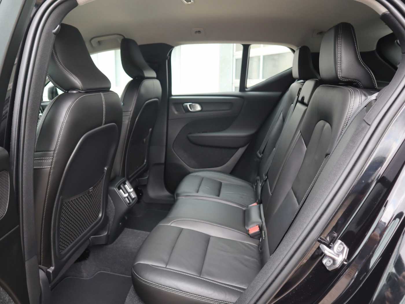 Volvo  T3 Momentum Pro FWD