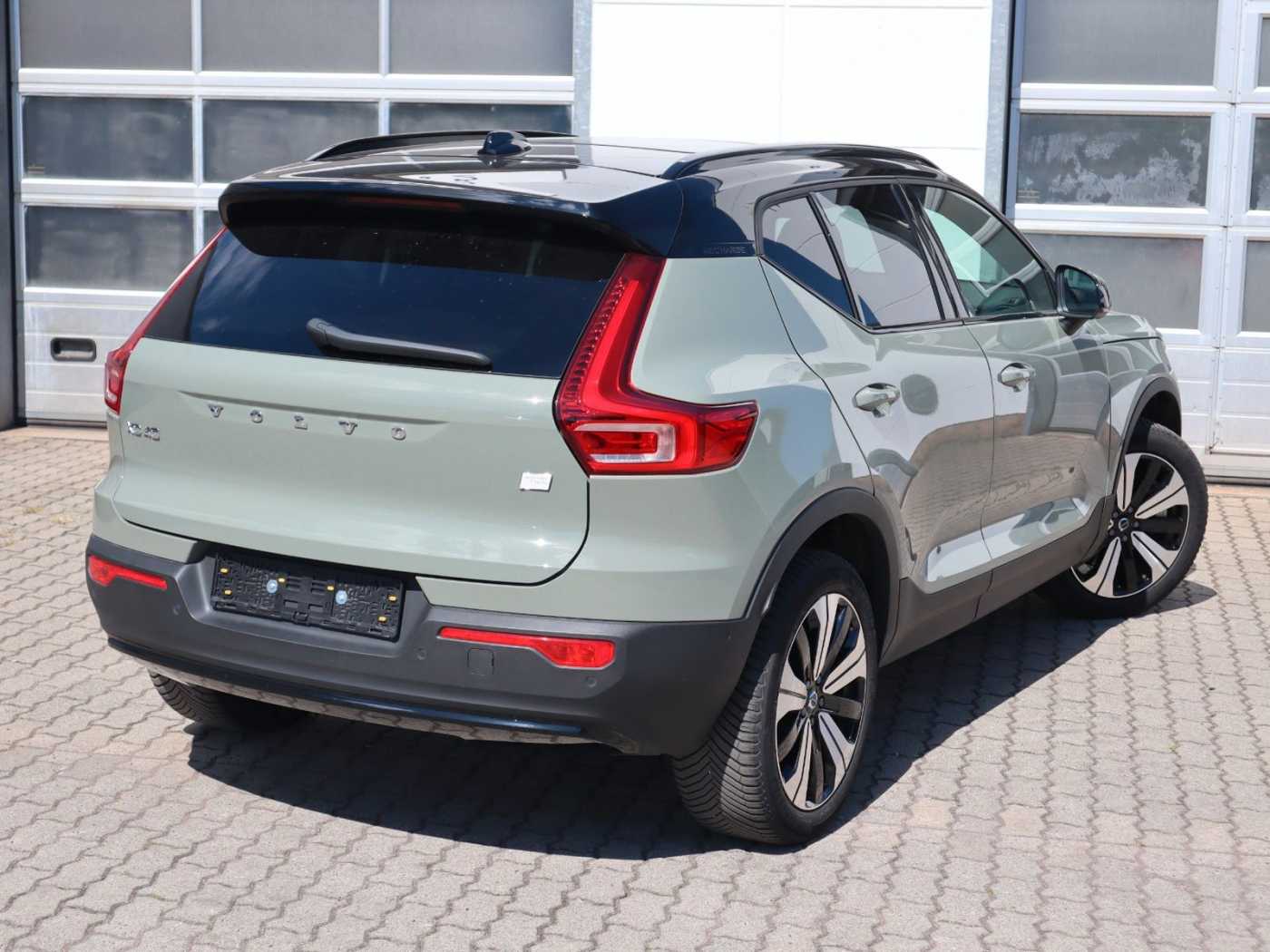 Volvo  Ultimate Recharge Pure Electric AWD