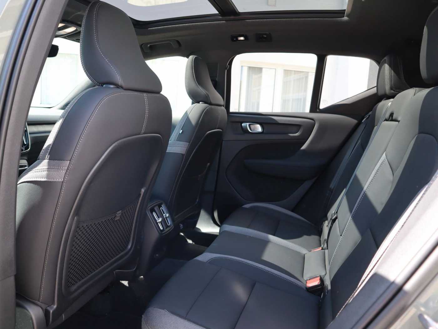 Volvo  Ultimate Recharge Pure Electric AWD