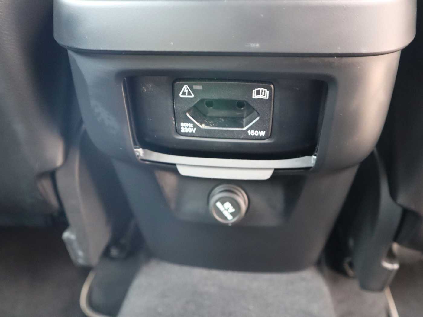 Volvo  D4 R Design