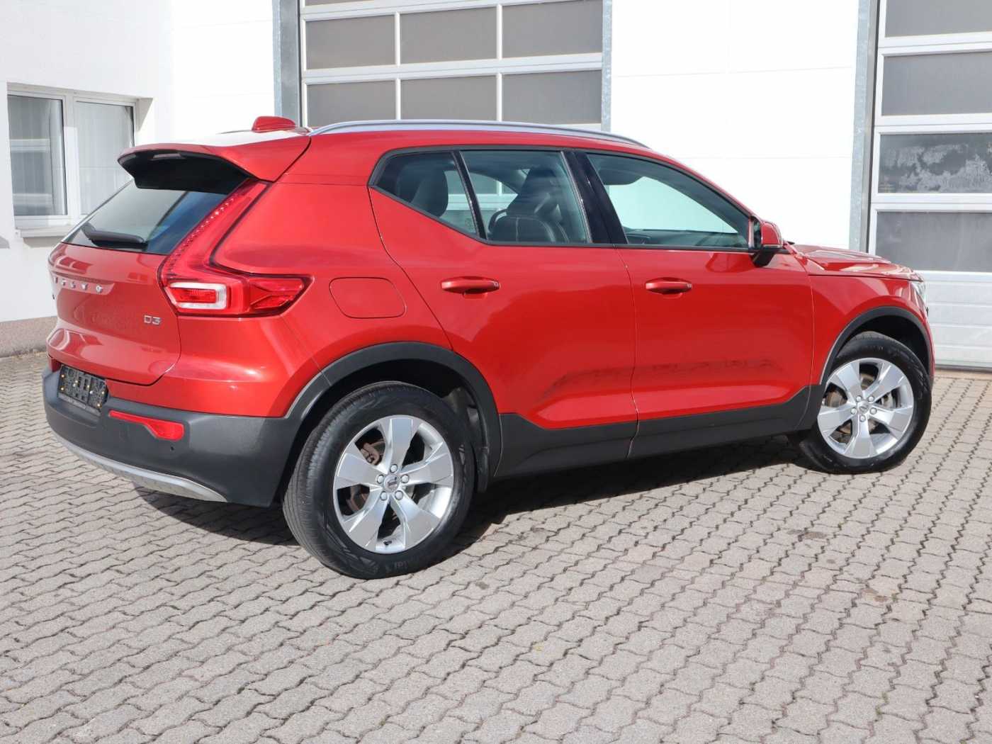 Volvo  D3 Momentum Pro FWD
