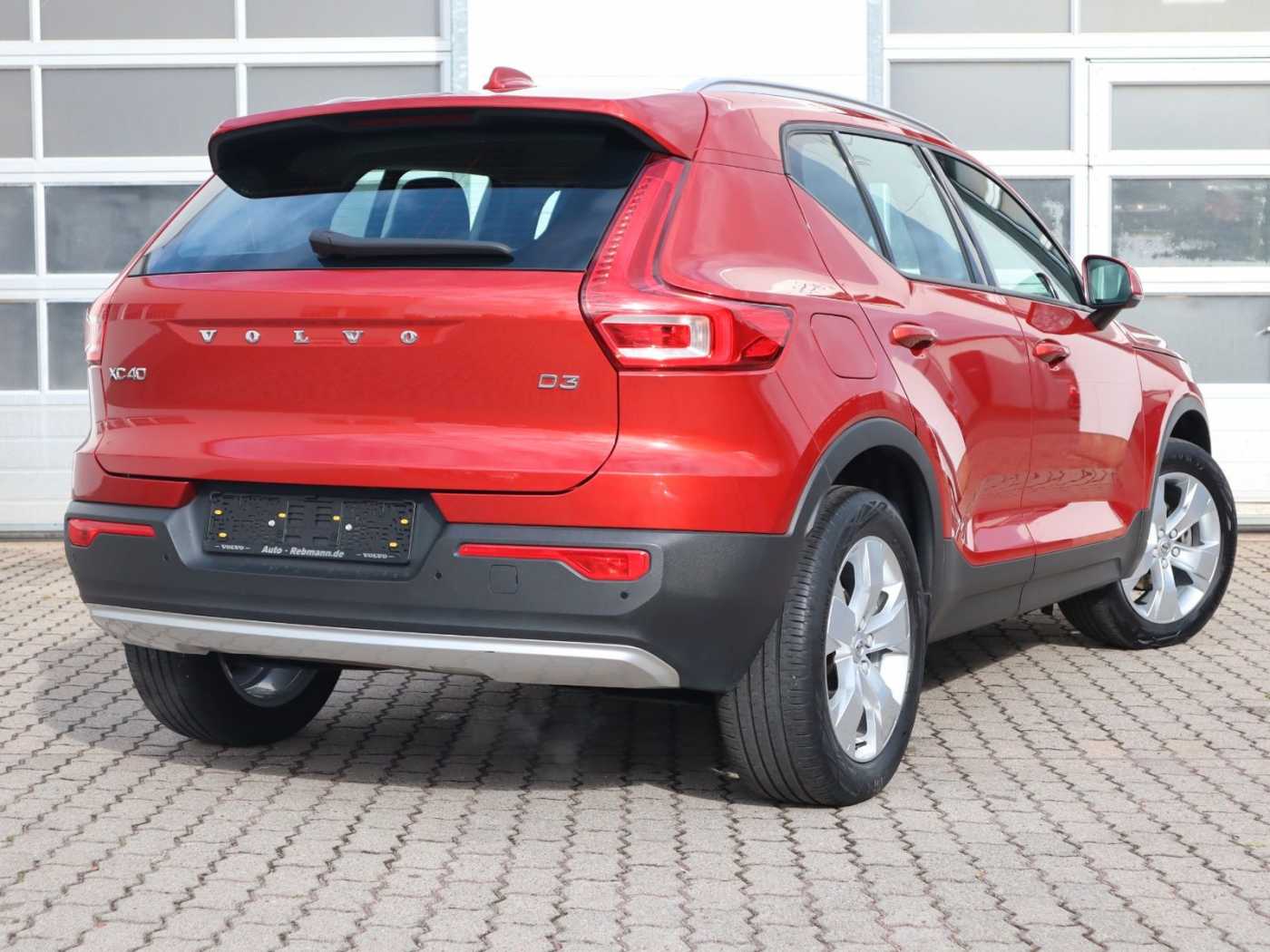 Volvo  D3 Momentum Pro FWD