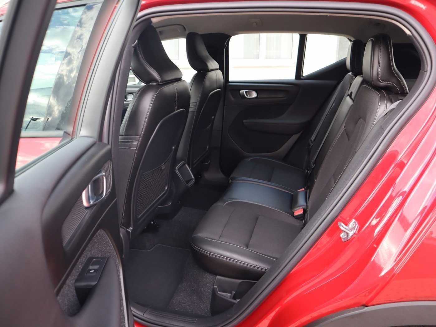 Volvo  D3 Momentum Pro FWD
