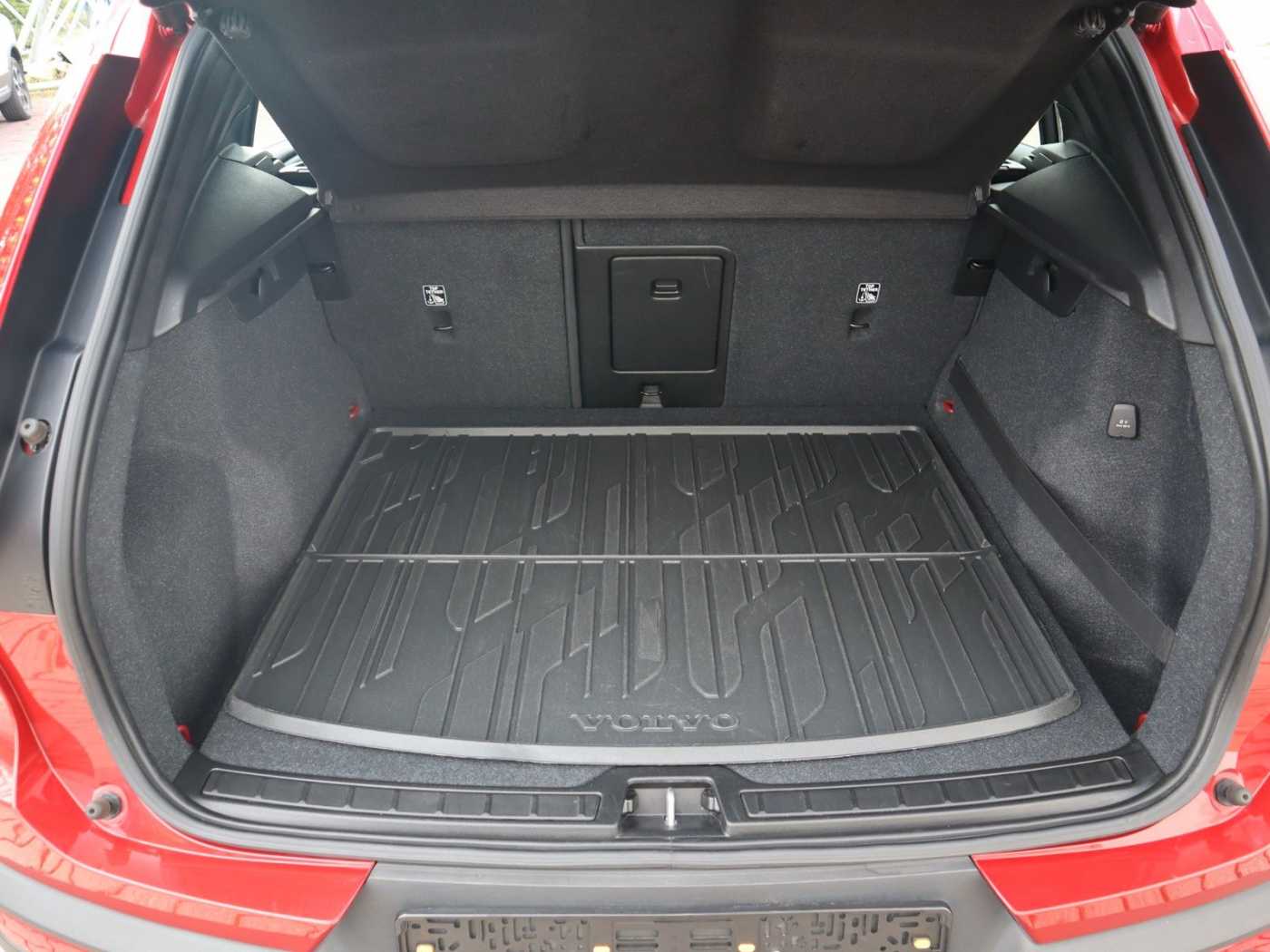 Volvo  D3 Momentum Pro FWD
