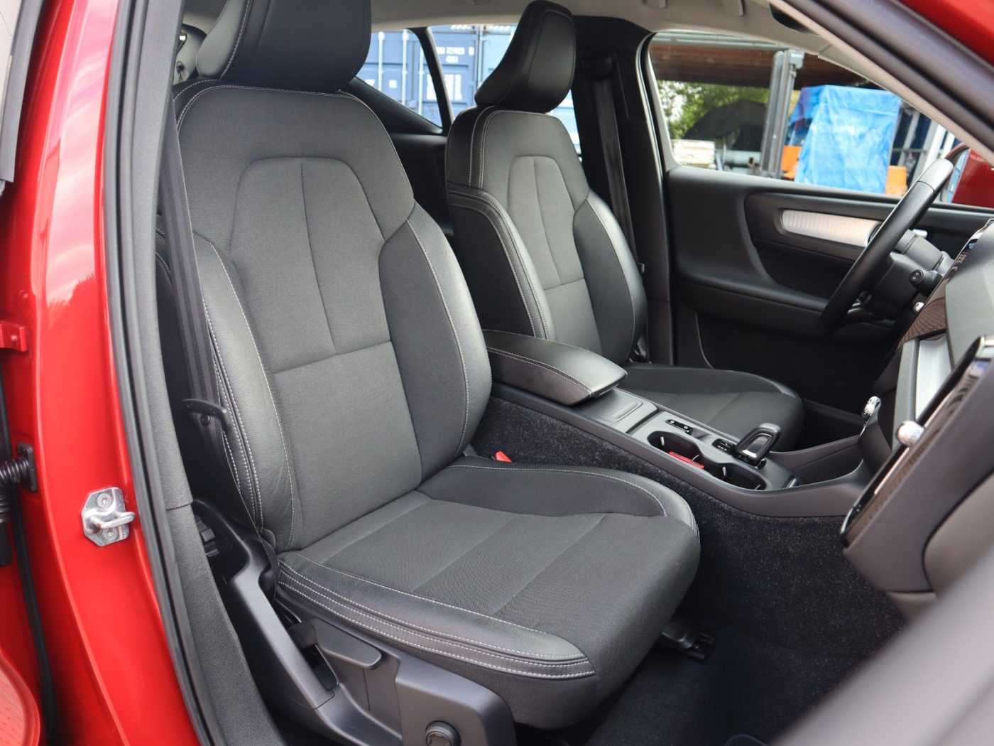 Volvo  D3 Momentum Pro FWD