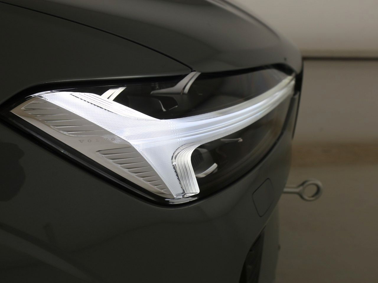 Volvo  T6 Plus Dark Recharge Plug-In Hybrid AWD