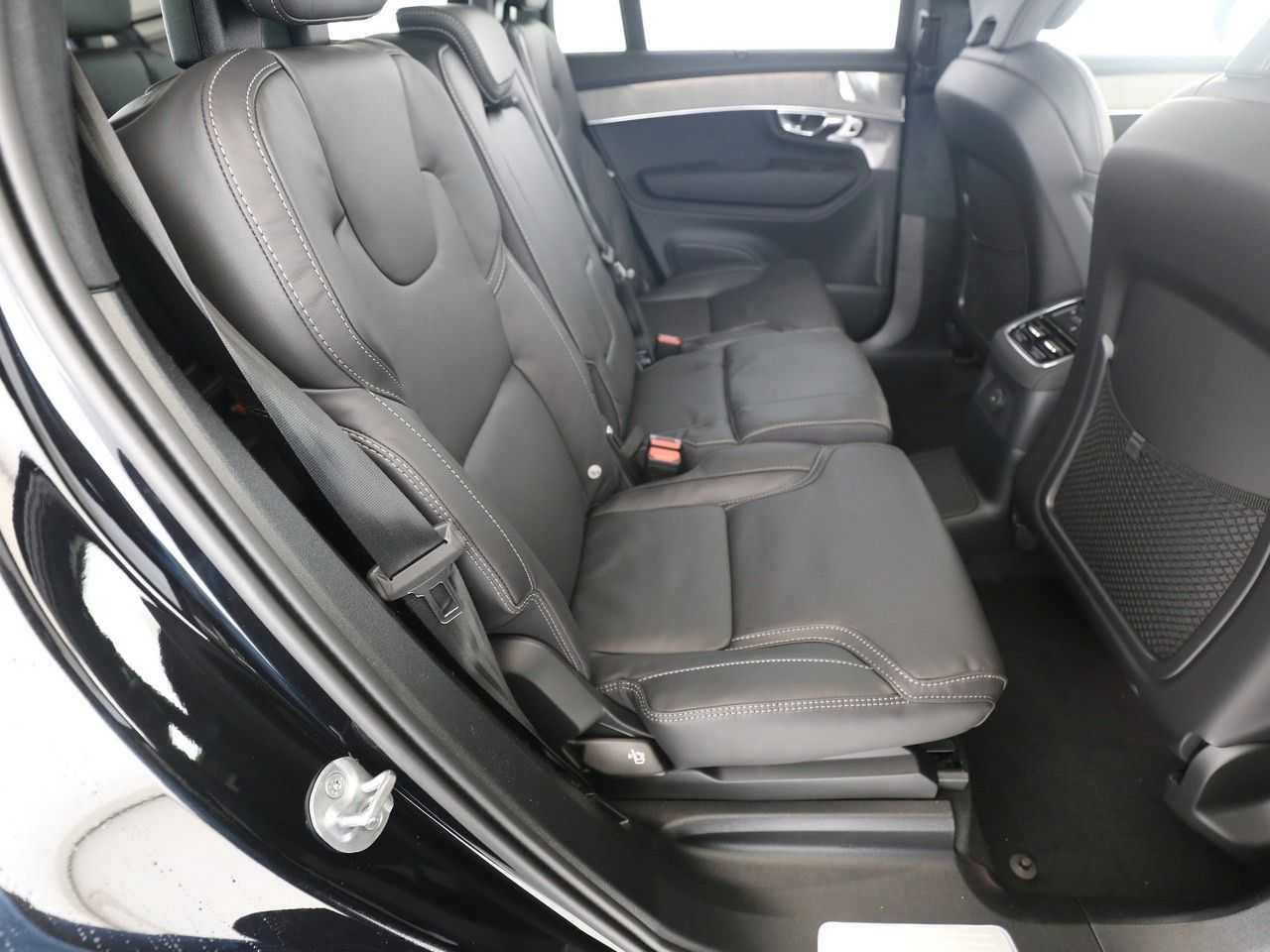 Volvo  T8 Ultra Dark Recharge Plug-In Hybrid AWD