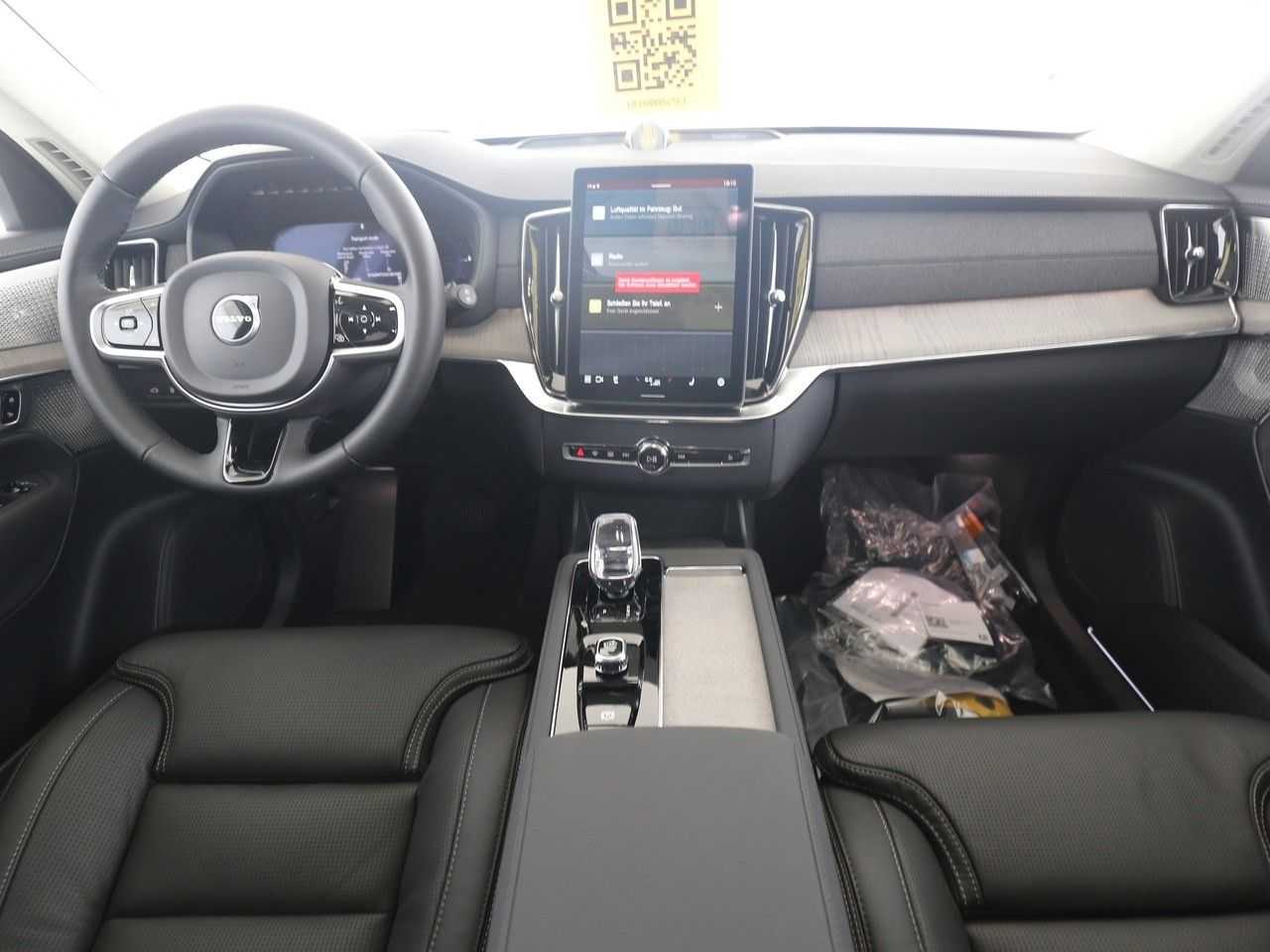Volvo  T8 Ultra Dark Recharge Plug-In Hybrid AWD