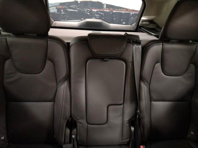 Volvo  T8 Ultra Dark Recharge Plug-In Hybrid AWD