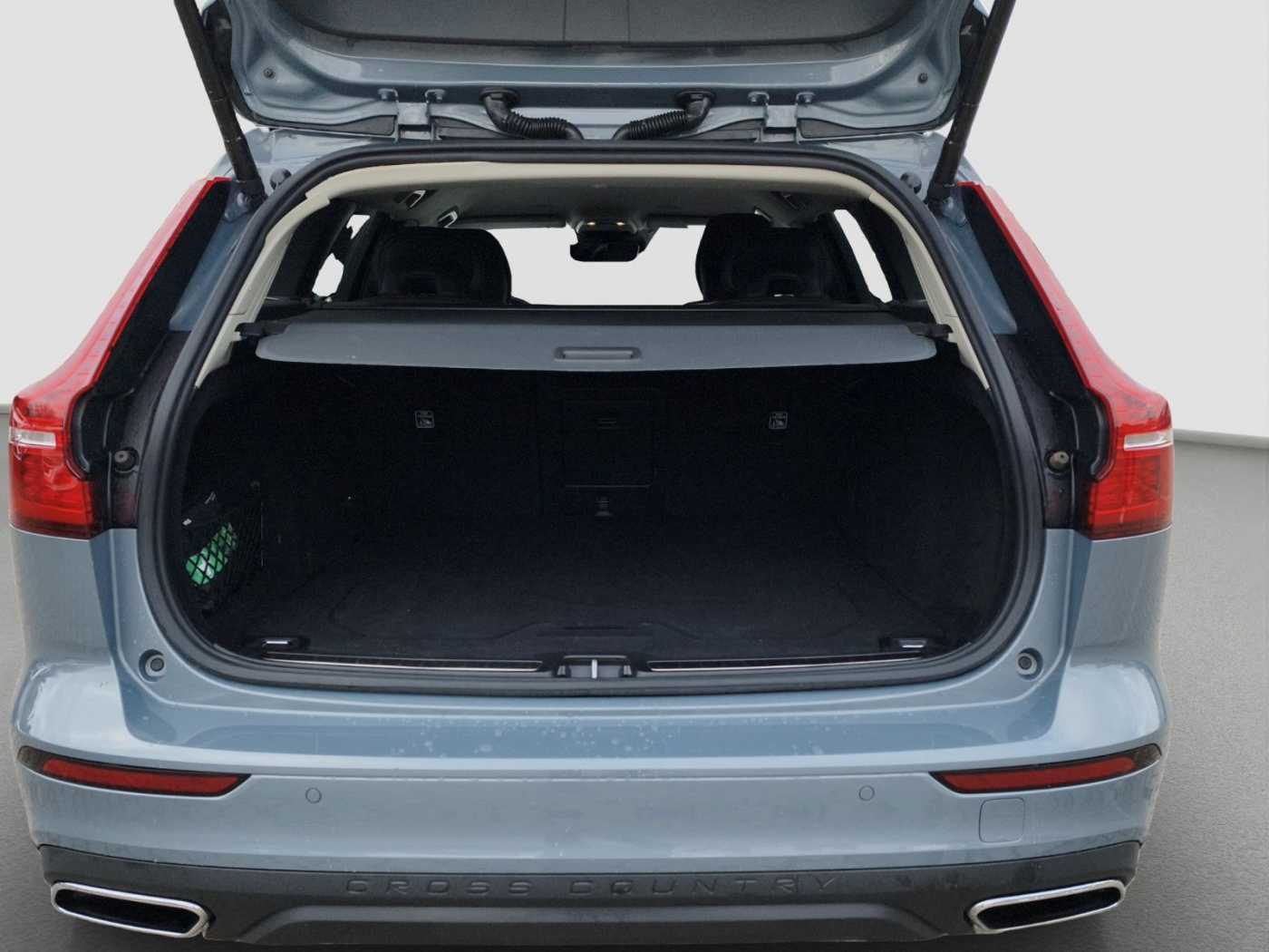 Volvo  B4 Cross Country Pro AWD