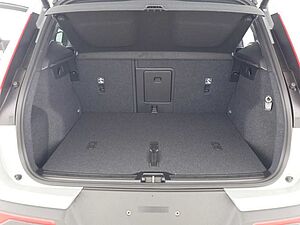 Volvo  B4 Plus Dark FWD