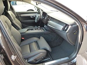 Volvo  B4 Cross Country Plus AWD