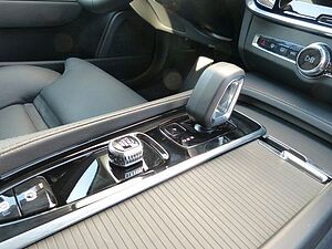 Volvo  B4 Cross Country Plus AWD