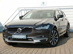 Volvo  B4 Cross Country Plus AWD