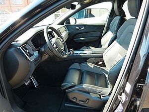 Volvo  B4 R Design AWD