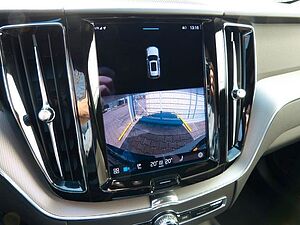 Volvo  B4 R Design AWD