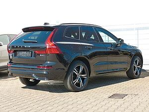 Volvo  B4 R Design AWD