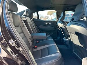 Volvo  B5 Ultimate Dark AWD*SD*LED*