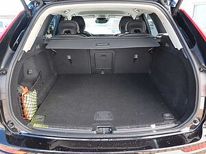 Volvo  B4 Momentum Pro FWD