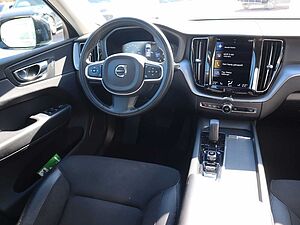 Volvo  B4 Momentum Pro FWD