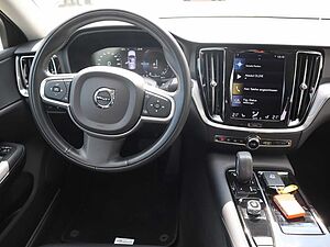 Volvo  T6 Core Recharge Plug-In Hybrid AWD