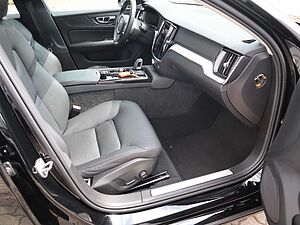 Volvo  T6 Core Recharge Plug-In Hybrid AWD
