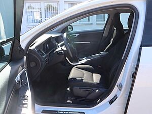 Volvo  D4 Cross Country