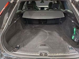 Volvo  B4 Cross Country Plus AWD