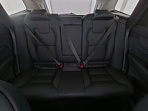Volvo  B4 Plus Dark AWD