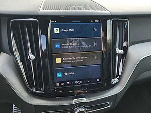 Volvo  B4 R Design AWD