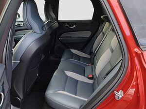 Volvo  B4 R Design AWD