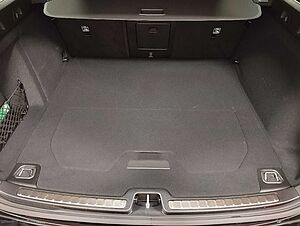 Volvo  T6 Plus Dark Recharge Plug-In Hybrid AWD