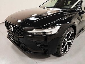 Volvo  T6 Plus Dark Recharge Plug-In Hybrid AWD